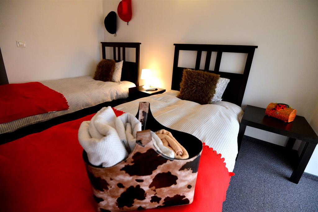 Hotel Biscuit Cluj-Napoca Zimmer foto
